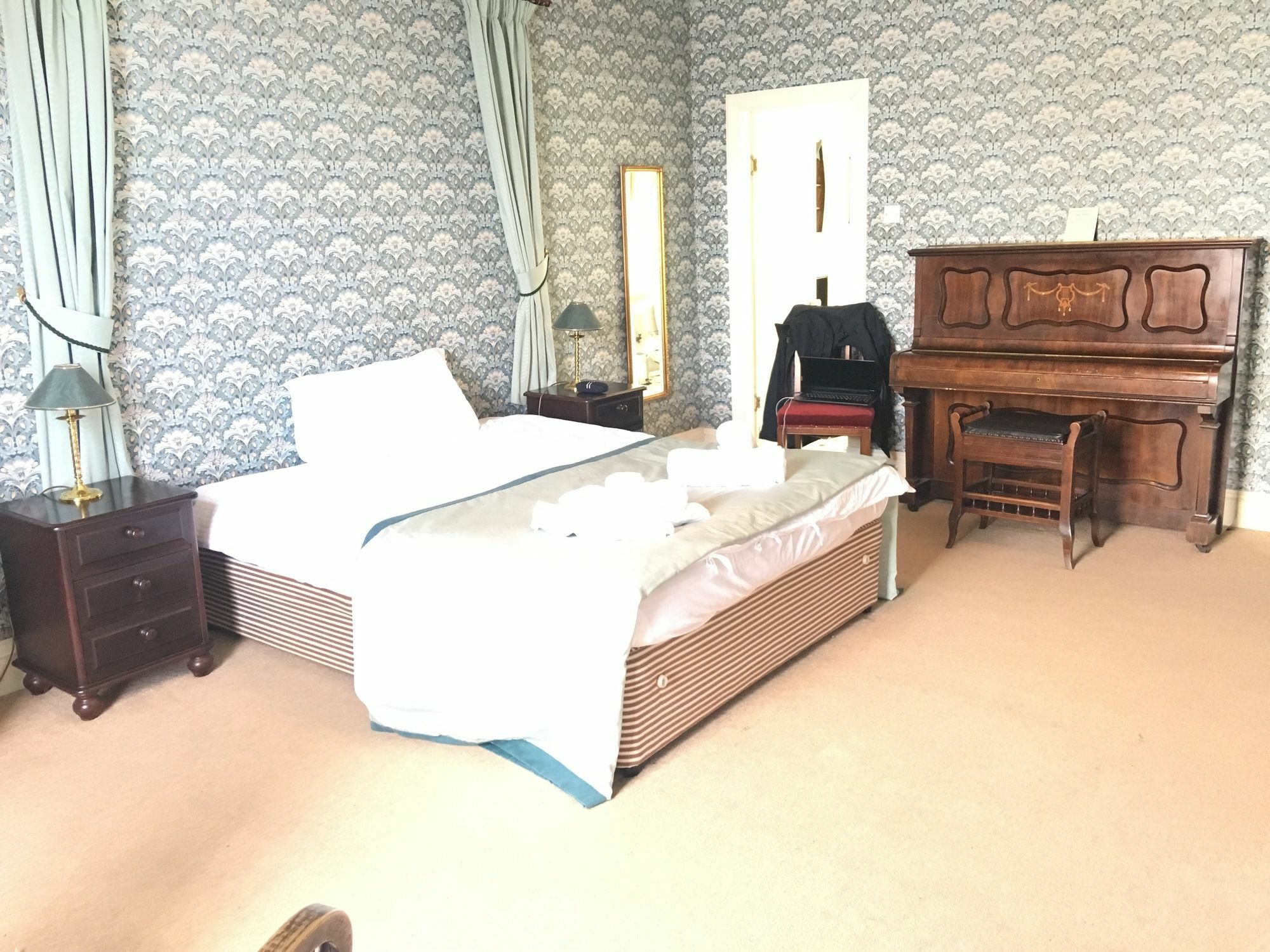 Cannon House Hotel Ротсей Екстер'єр фото